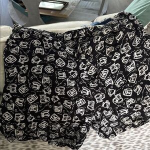 Sigrid Olsen Black and White Patterned draw string Waist Shorts